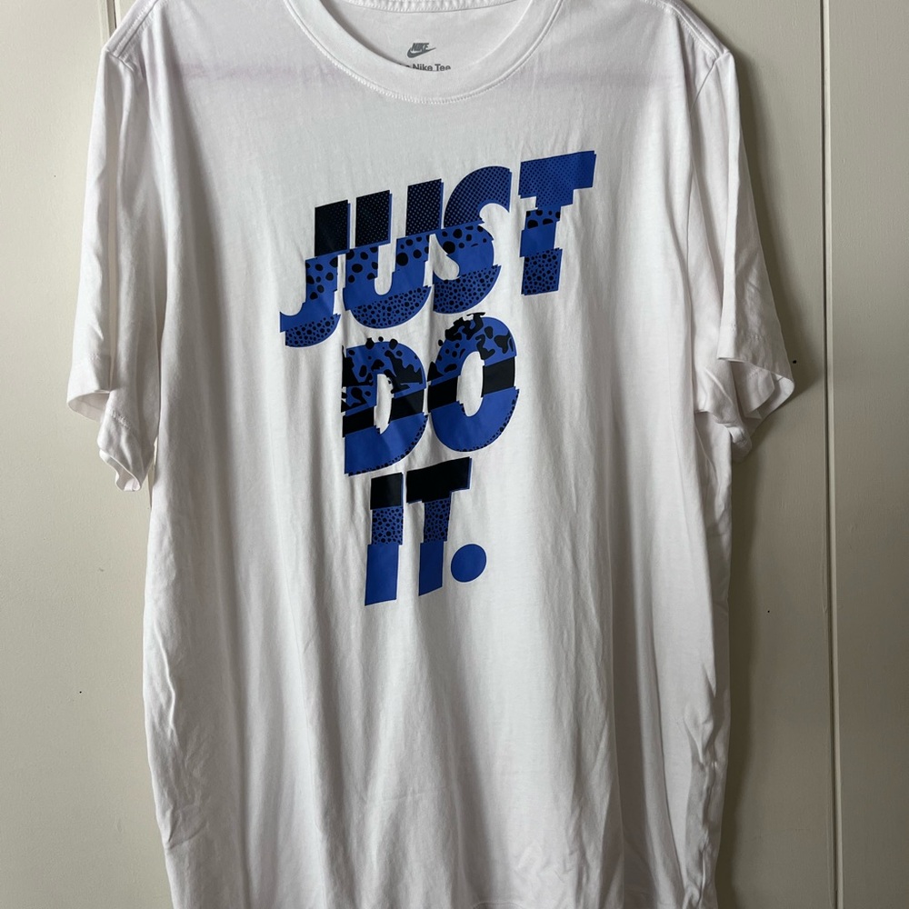 Nike Men's White Tee with Blue Graphic